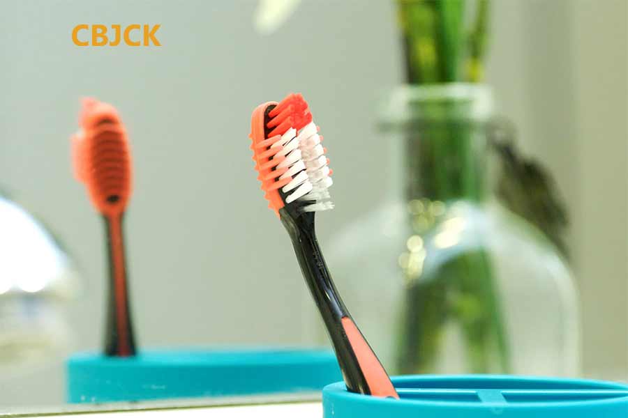 How to Clean Toothbrush